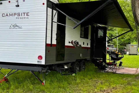Cozy and Bright Campsite Reserve 26CJ Travel Trailer