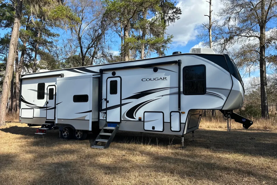 Cougar Camping 364-BHL Fifth Wheel