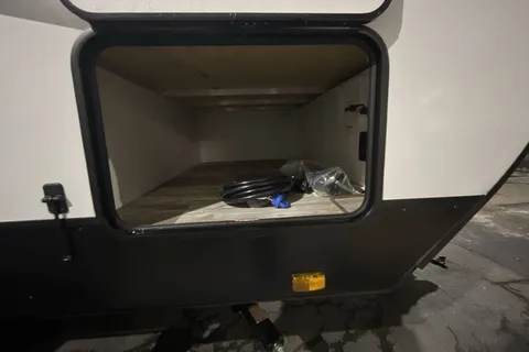Higgs Toy Hauler (Heartland Fuel 305)