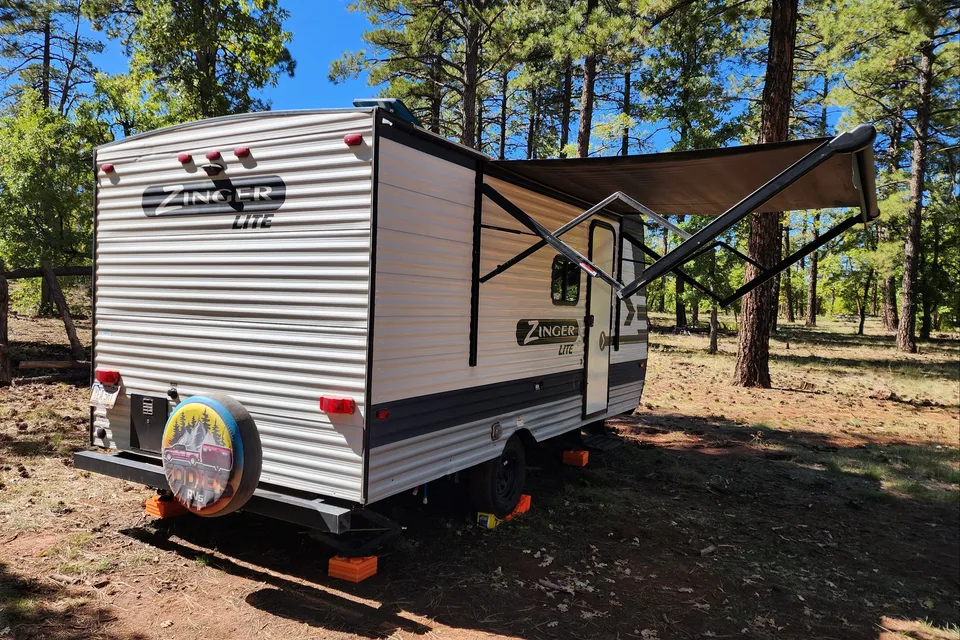 Keystone Zinger Lite 18BH Travel Trailer