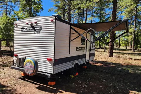 Keystone Zinger Lite 18BH Travel Trailer
