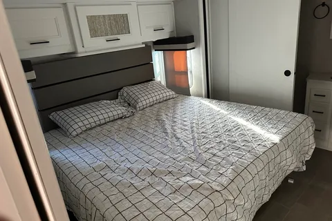 Daniel's 2023 Coachmen Encore 375rb Class A