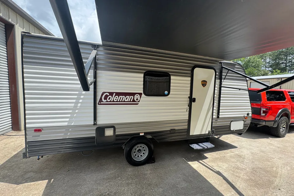 2021 Coleman 17B – Your Cozy Getaway on Wheels!