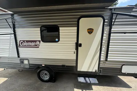 2021 Coleman 17B – Your Cozy Getaway on Wheels!