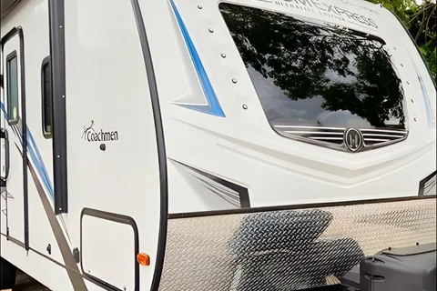 Vitaliy's Coachmen FreedomExpress 257BHS Travel Trailer