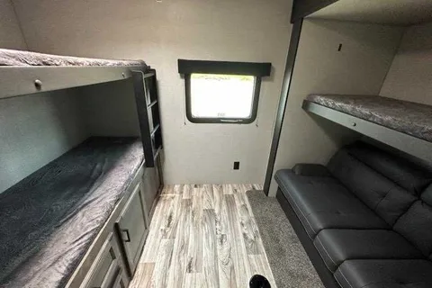 Donald's Venture Sportrek touring edition Travel Trailer