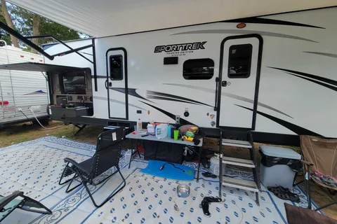 Donald's Venture Sportrek touring edition Travel Trailer
