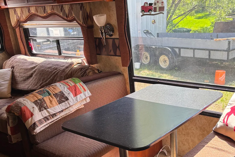 Spacious and Cozy Travel Trailer- Ready for Your Next Adventure!