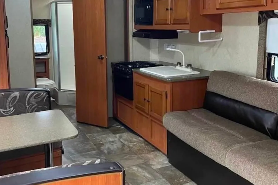 Okanagan Leisure's Gulf Stream Gulfbreeze Travel Trailer