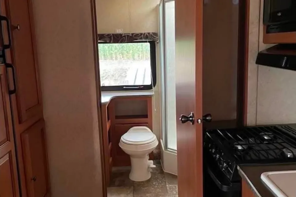 Okanagan Leisure's Gulf Stream Gulfbreeze Travel Trailer