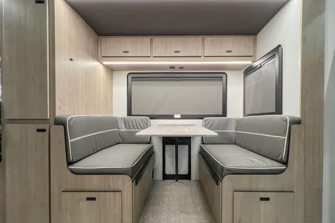 Grand Design Lineage 25FW Class C