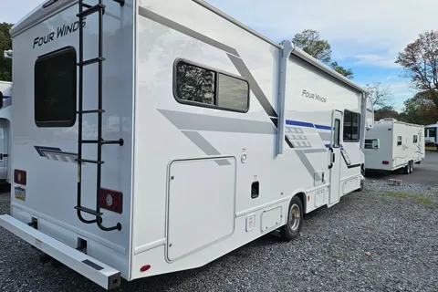 Roadtrip Express!! 2026 Fourwinds Class C 31E