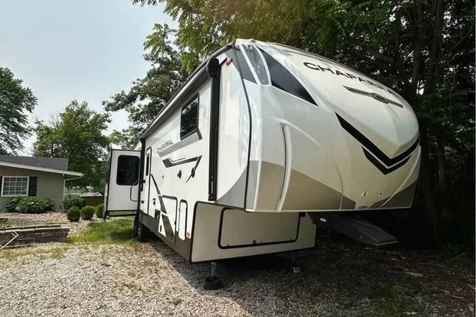 Family Friendly Coachmen Chaparral Fifth Wheel