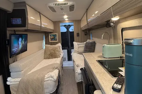 Tia Bee Class B Integra Ethos