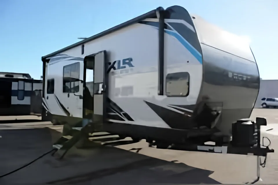 Welcome to your Deck on Wheels! 