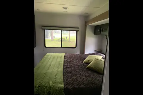 Le petit paradis roulant Coachmen Freedom 259fqds Roulotte