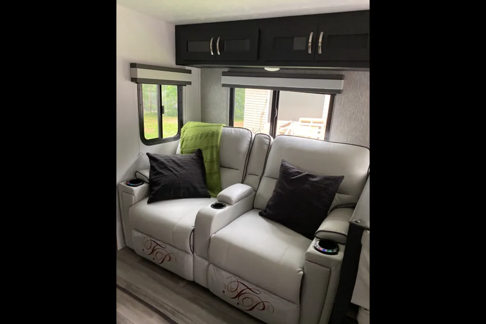 Le petit paradis roulant Coachmen Freedom 259fqds Roulotte