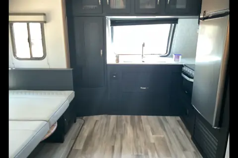 Le petit paradis roulant Coachmen Freedom 259fqds Roulotte