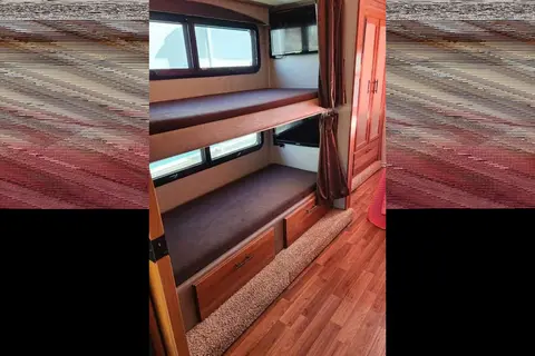 Reddington- Jayco Grey Hawk 31FS Class C