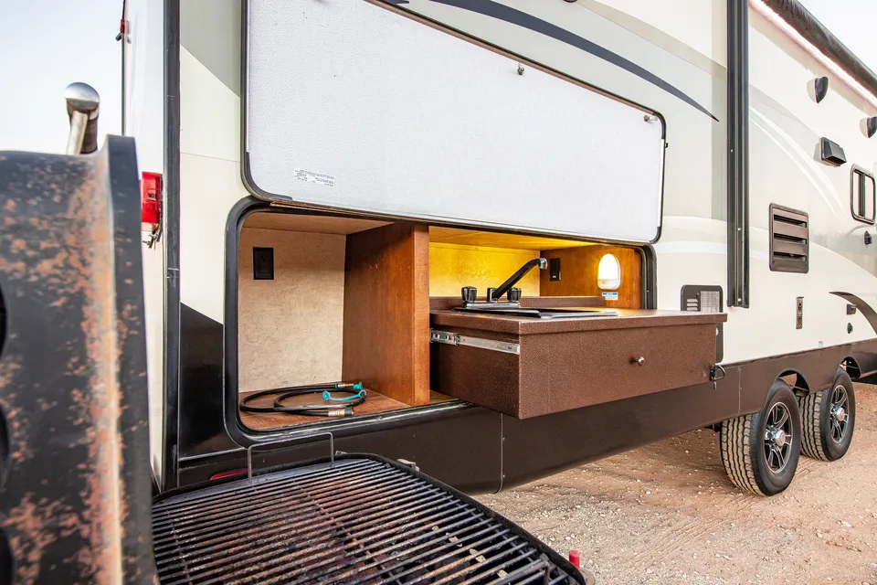Rv Rentals Way of Life's Forest River Vibe 284BHS Travel Trailer LV1