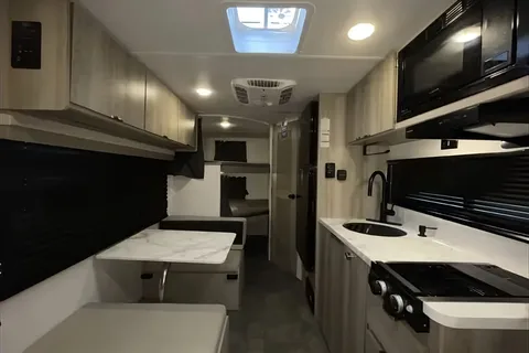 AR's Salem 179DBK Off-grid Travel Trailer
