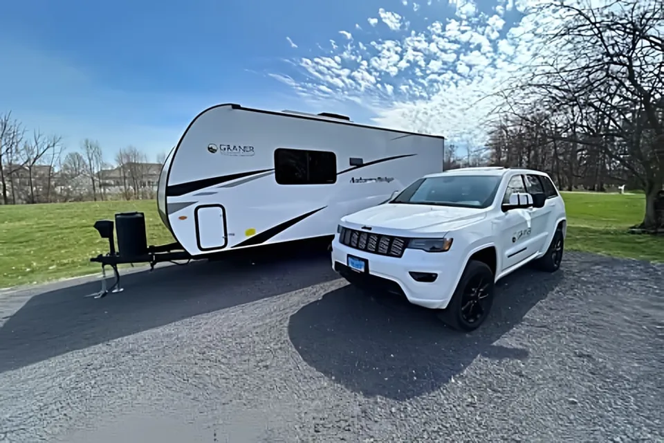 New 2025 Starcraft 24ft. Trailer- free private shuttle - Susi