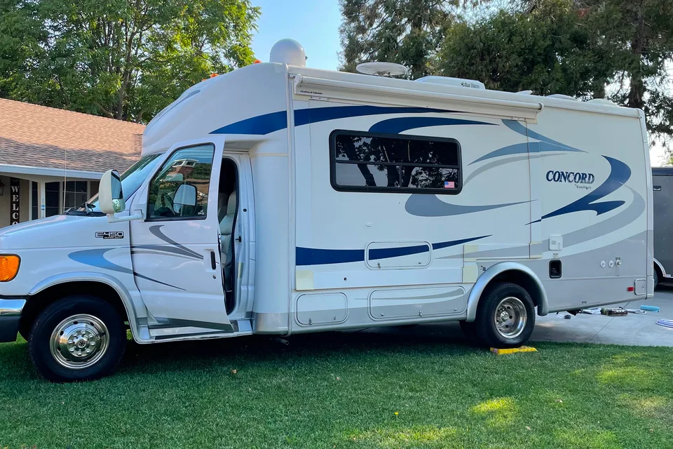 Cali Coachmen Concord Class B