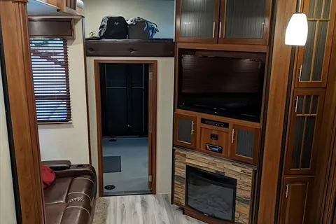 AMAZING TOY HAULER BRINGING YOUR ADVENTURES TO LIFE