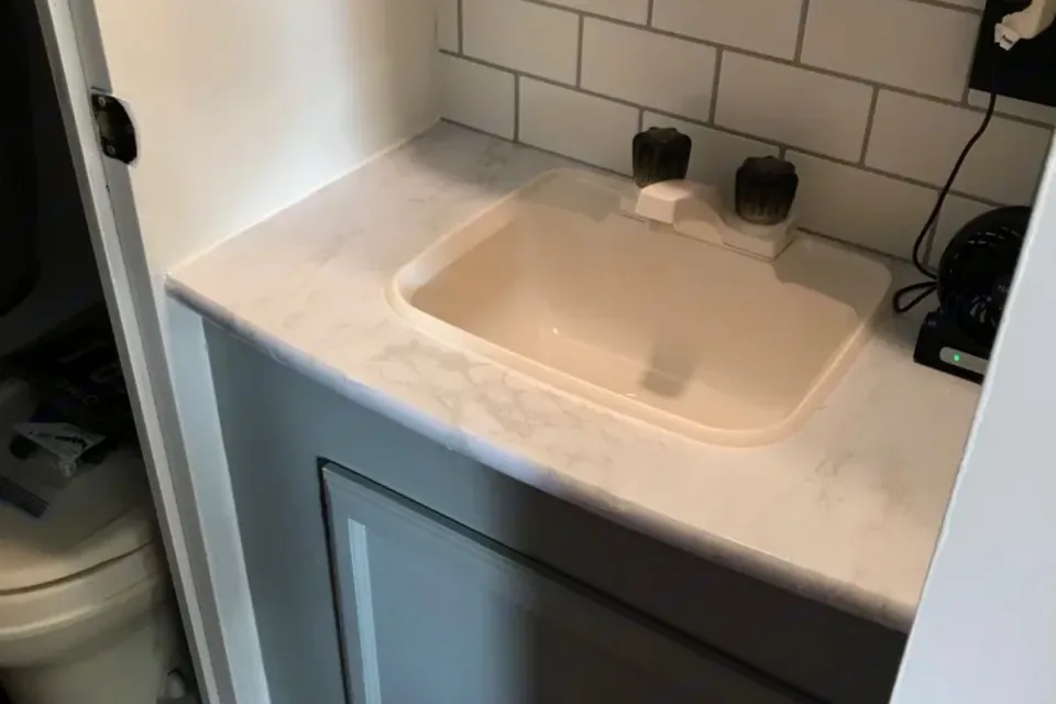 Cozy Camper for 6: Freshly renovated and fully stocked!