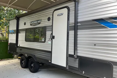Edith's Forest River Salem Cruise Lite Travel Trailer
