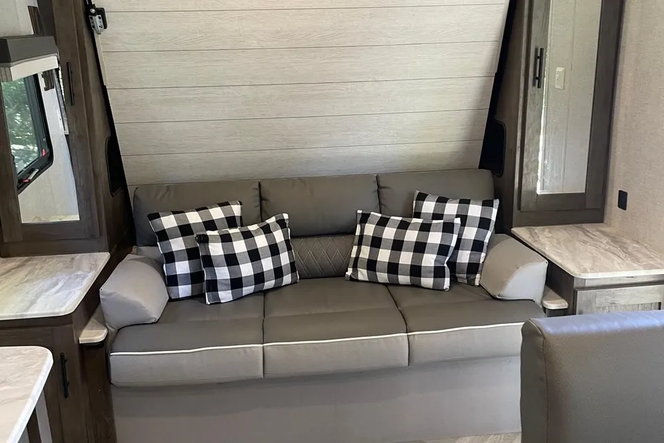 Edith's Forest River Salem Cruise Lite Travel Trailer