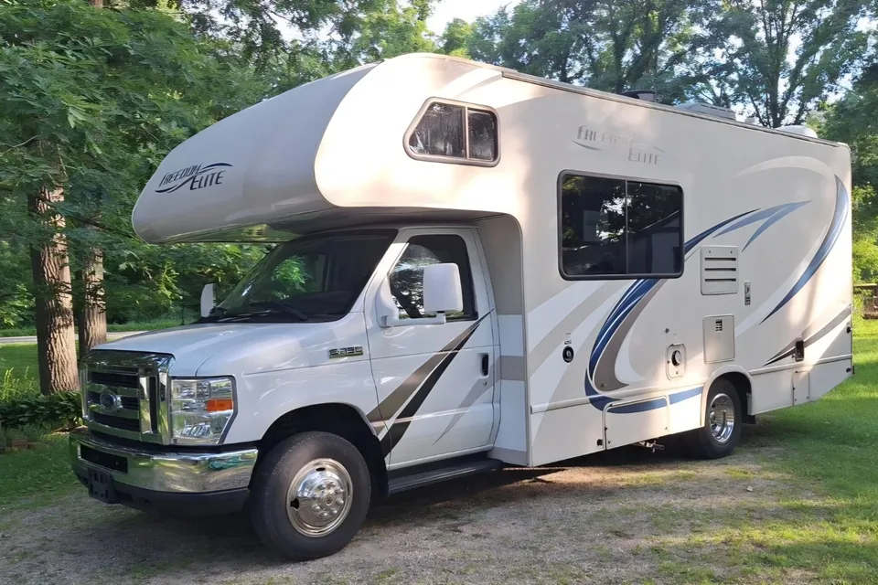 Ruthann's Thor Motor Coach Freedom Elite Class C