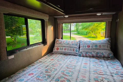 Ruthann's Thor Motor Coach Freedom Elite Class C