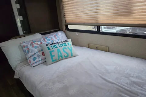 Ruthann's Thor Motor Coach Freedom Elite Class C
