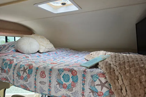 Ruthann's Thor Motor Coach Freedom Elite Class C