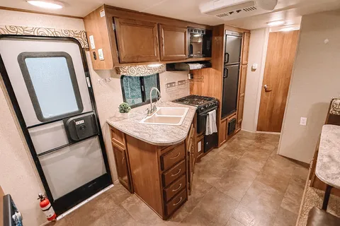 Coachmen Apex Ultra Lite with Blacktone Griddle