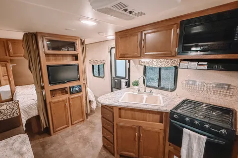Coachmen Apex Ultra Lite with Blacktone Griddle