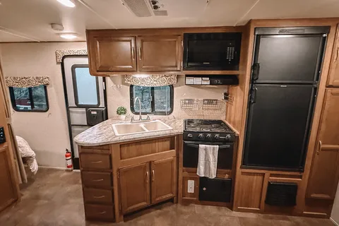Coachmen Apex Ultra Lite with Blacktone Griddle