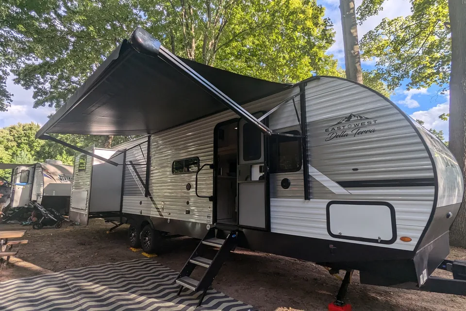 #7 Sagmoe Family (36 foot trailer)