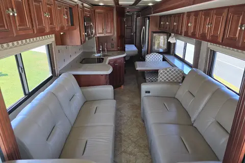 Luxury Winnebago Tour 40CD Diesel Pusher Experience