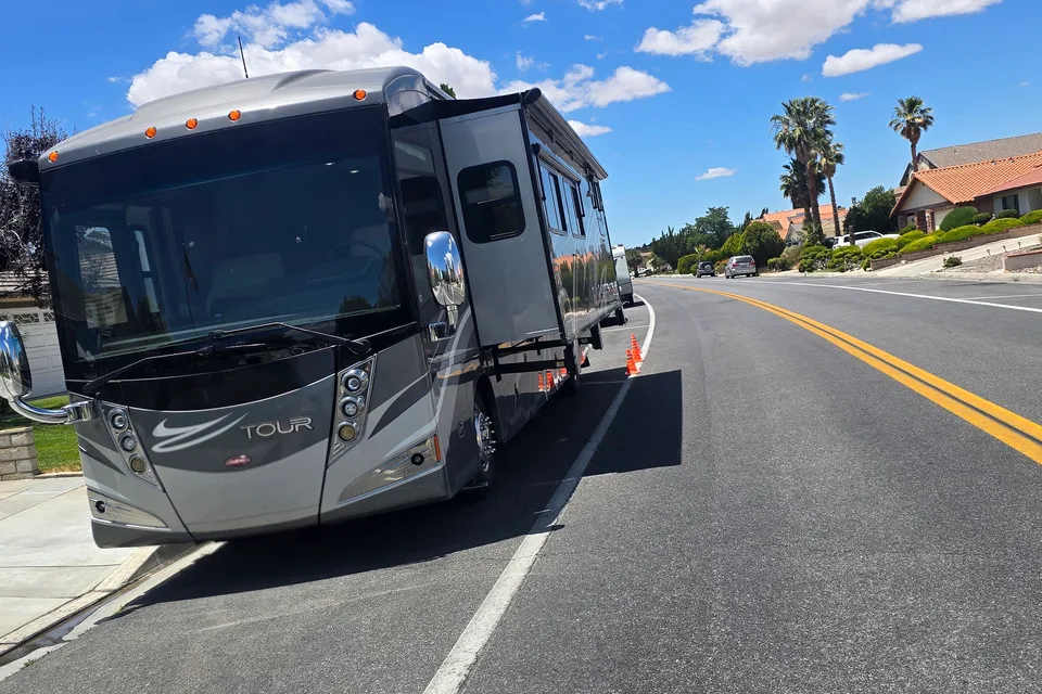 Luxury Winnebago Tour 40CD Diesel Pusher Experience
