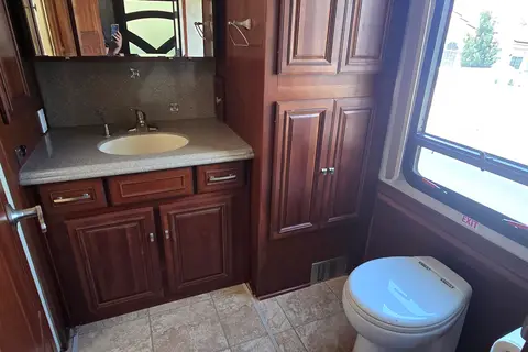 Luxury Winnebago Tour 40CD Diesel Pusher Experience
