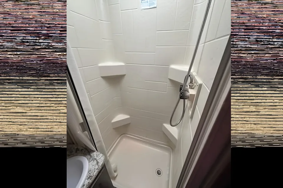 PERFECT and COMFORTABLE RPOD 190 Travel Trailer