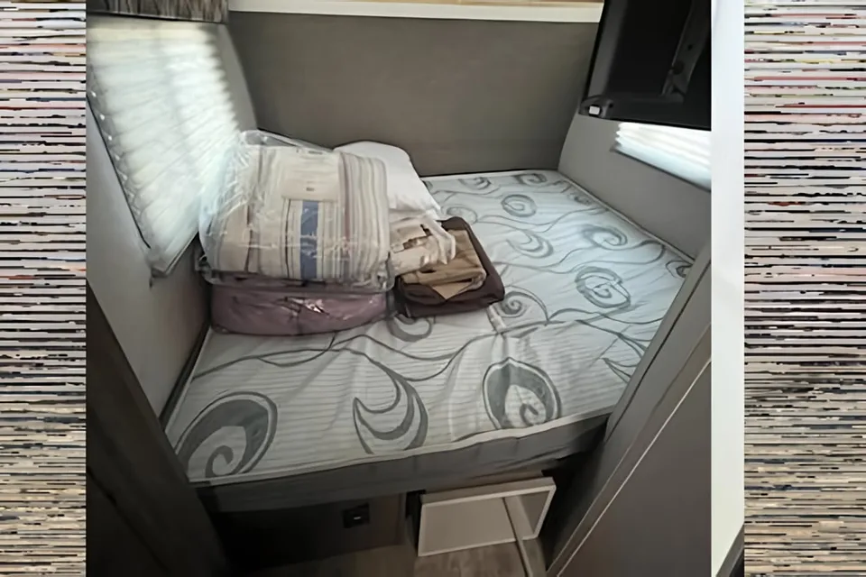 PERFECT and COMFORTABLE RPOD 190 Travel Trailer