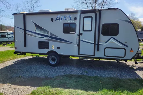 Coachmen 193BHS Travel Trailer