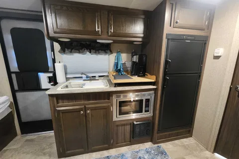 Coachmen 193BHS Travel Trailer
