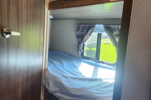 Coachmen 193BHS Travel Trailer