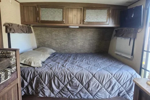 Coachmen 193BHS Travel Trailer