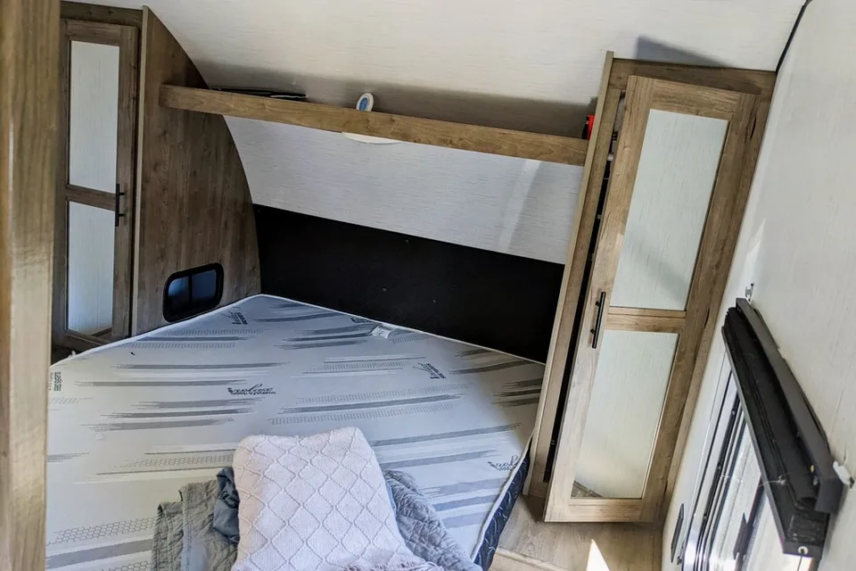Della's Heartland  Pioneer  Travel Trailer