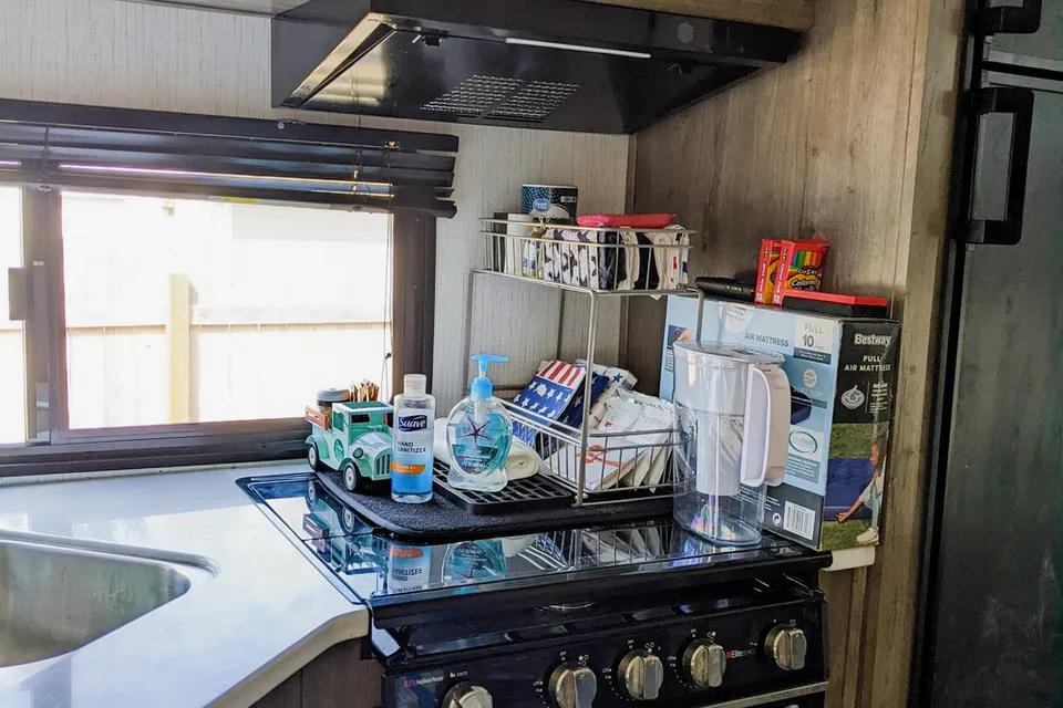 Della's Heartland  Pioneer  Travel Trailer
